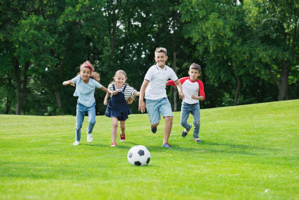 7 Langfristige Gründe, warum Kinder Sport treiben sollten