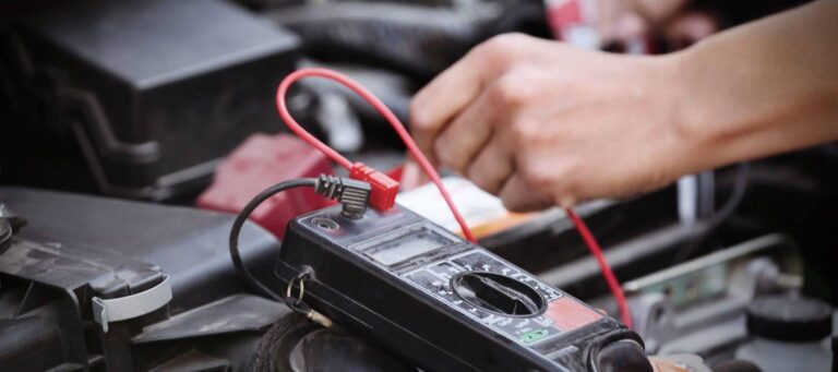 Trennen Sie die Batterie Ihres Autos: die sichere Methode