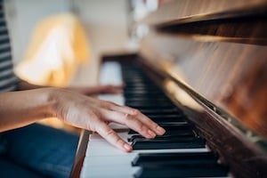 Top 11 Vorteile des Lernens und Klavierspielens