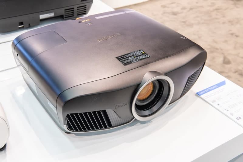 11 Online Places To Sell Your Old Projector (Buyers Can Be Near You)