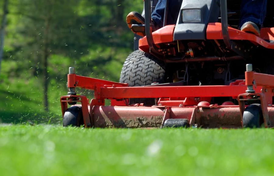 Zero-Turn vs a Lawn Tractor: Which Should You Buy?